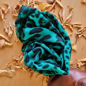 3/10 Lovely lightweight scarves